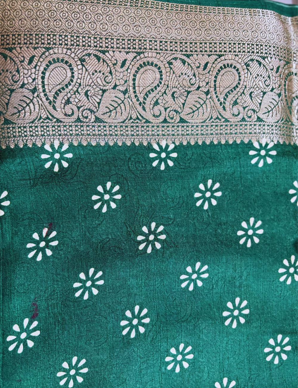 Cream with  Green & Red  Border Tussar saree